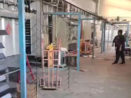 鋁合金踢腳線車間視頻